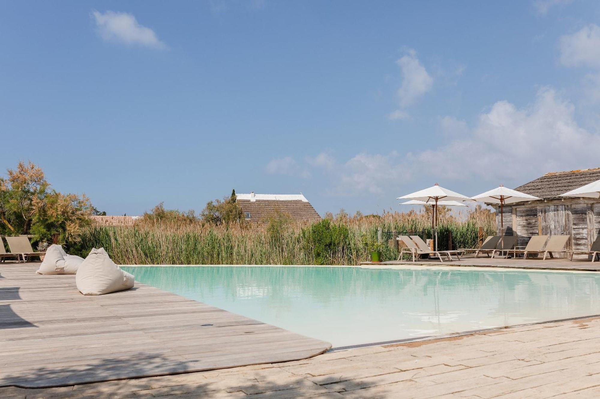 Hotel Restaurant Les Arnelles Saintes-Maries-de-la-Mer Buitenkant foto